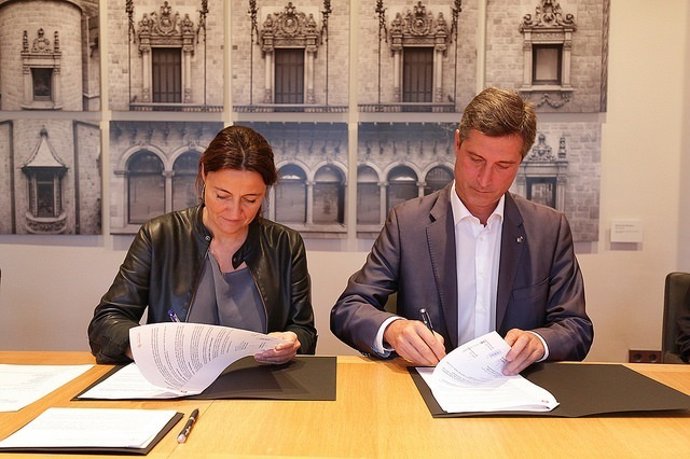 M.Conesa (Diputació)  y J.Martí (Consell Comarcal Barcelonès)