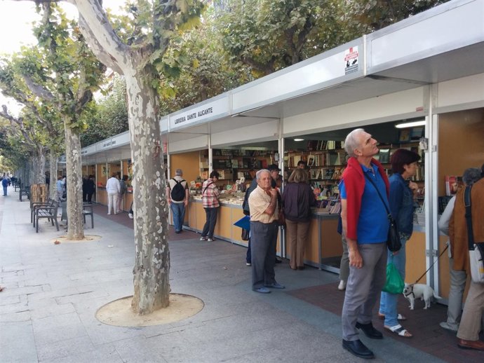 Puestos de la 36 Feria del Libro Antiguo