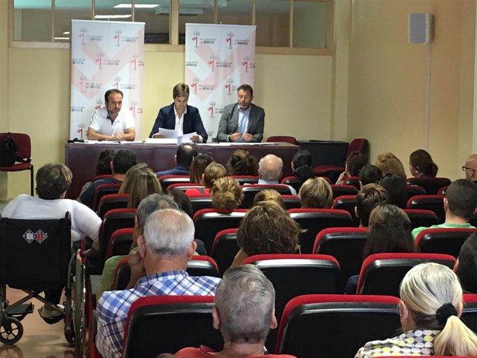 Reunión sobre el parque de viviendas de la Junta.