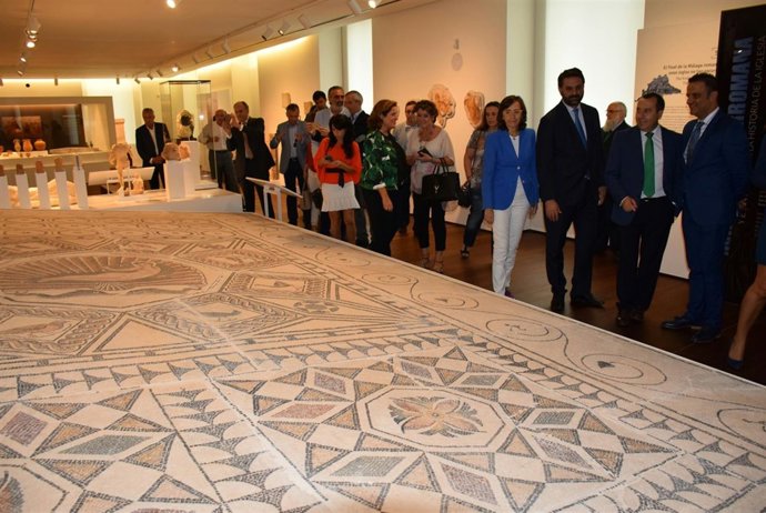 NOTA DE PRENSA Y FOTOGRAFÍAS. FERNÁNDEZ DESTACA QUE EL MUSEO DE MÁLAGA REFUERZA 