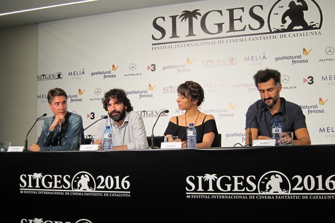 O.López (Fest.Sitges), Mateo Gil (dtor), O.Chaplin (actriz) e I.Cormenzana (prd)