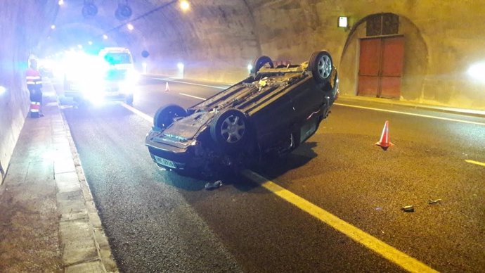 Accidente en el interior del túnel del Perdón.