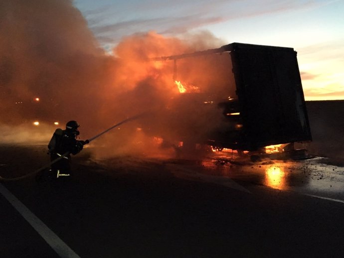 Camión ardiendo