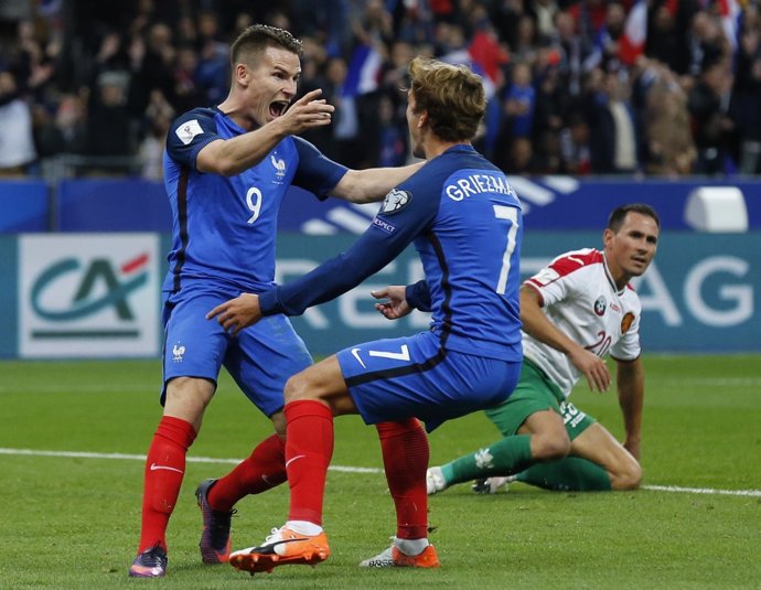 Antoine Griezmann y Kevin Gameiro celebran un triunfo con Francia