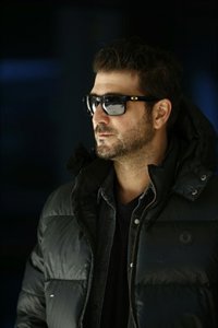 Antonio Orozco continúa su compromiso social con la firma riojana 'Fluchos'