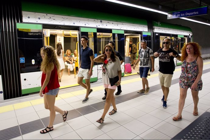 Metro de Málaga Feria 2015