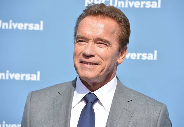 Arnold Schwarzenegger es los Upfronts de NBC en Nueva York