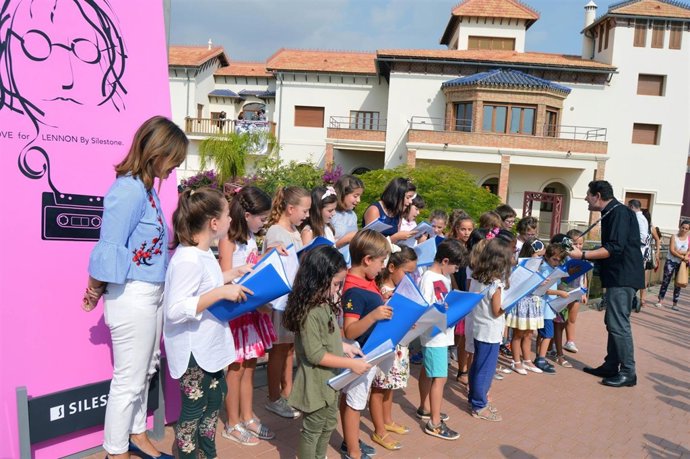 Coro de niños en la Casa del Cine de Almería