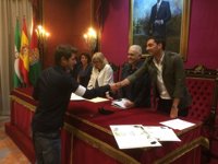El centro 'Gran Capitán' expone las obras presentadas al Premio de Pintura Joven Granada