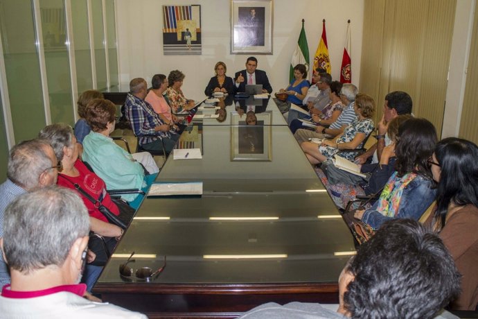 Reunión por presupuestos participativos de Almería