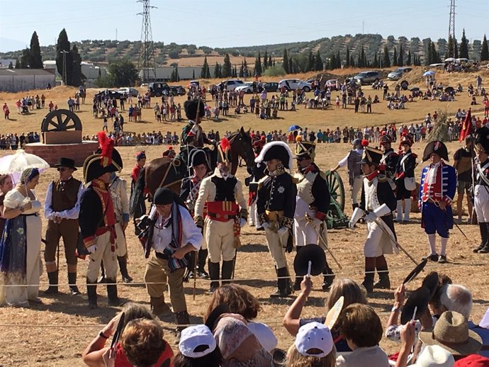 Medio millar de personas recrean la batalla de Bailén de1808 en la 71 edición