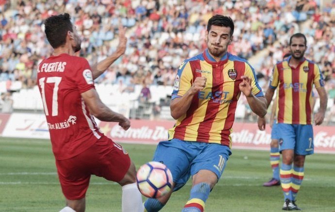 Empate entre Almería y Levante