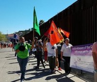 Manifestación a ambos lados de la frontera México-EEUU contra los muros