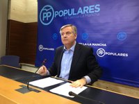PP pide un debate y comparecencias para aclarar si el Sescam ha prohibido contratar