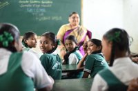 Más del 60 por ciento de los jóvenes analfabetos son mujeres, según Sonrisas de Bombay