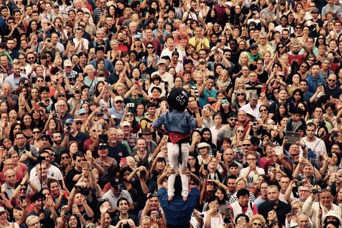 Castellers de la Vila de Gràcia en la plaza Sant Jaume de Barcelona por La Mercè