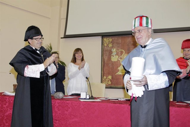 Armengol acude a la investidura de doctor honoris causa 