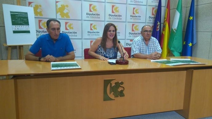 Barbero (centro) durante la presentación de 'Nos vemos en Morente'