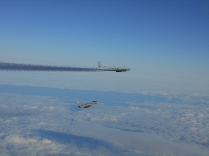 Un Eurofighter español intercepta un avión ruso en el espacio aéreo báltico
