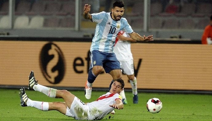 Sergio Agüero en el Perú-Argentina de las Eliminatorias Sudamericanos