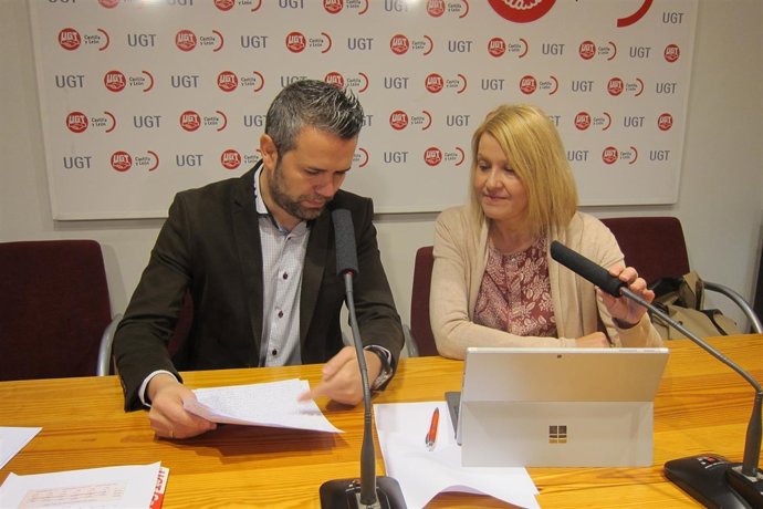Barrera junto a Raúl Santaeufemia en rueda de prensa en Valladolid