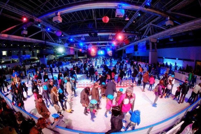 La pista de hielo 'Bargelona' en L'Hospitalet en 2015