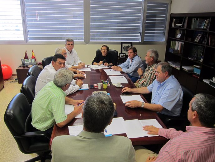 Encuentro de Martínez-Cachá con los regantes del Campo de Cartagena