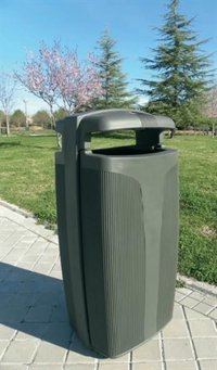 Se enovarán y aumentarán las papeleras en el Casco Antiguo, Ensanches y zonas verdes