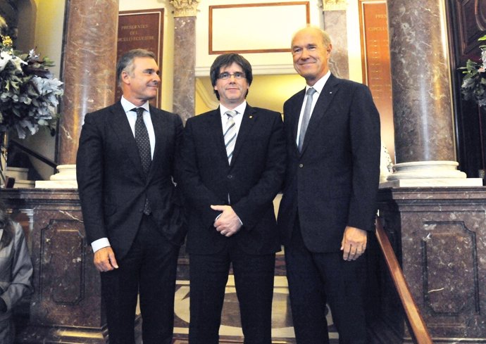 Albert Peters, Carles Puigdemont y Borja García Nieto                   