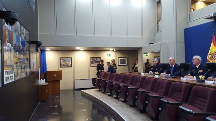 Videoconferencia del ministro de Defensa con las tropas en el exterior