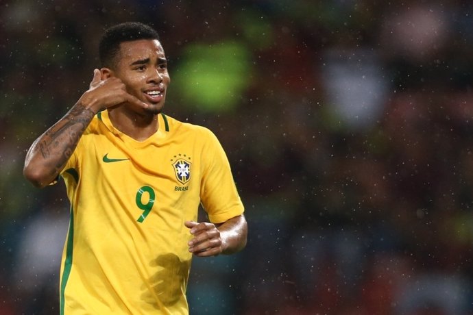 Gabriel Jesus marca con Brasil