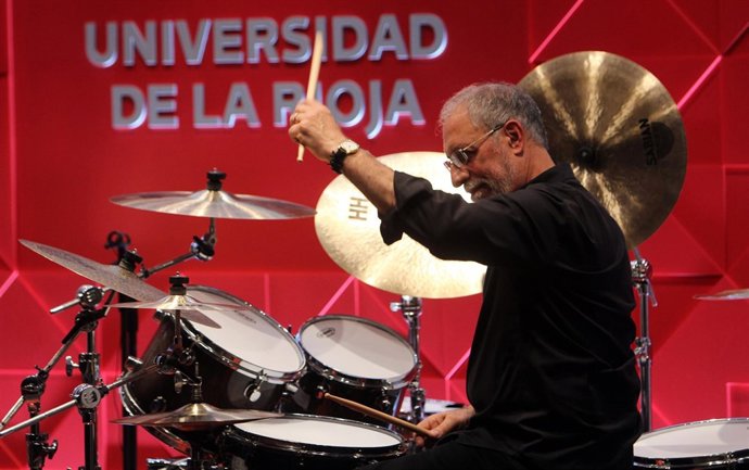 El batería Dom Famularo en una masterclass en la UR