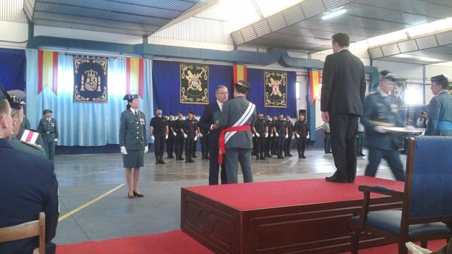 Entrega del Tricornio de Gala para EPES