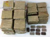 Detenido cuando intentaba embarcar 68 kilos de hachís en un ferry de Dénia a Ibiza