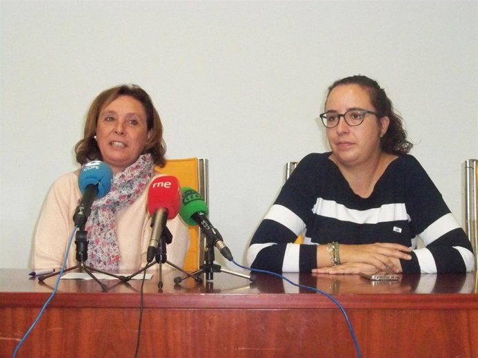 La concejal y la presidenta de la ONGD