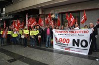 Sindicatos denuncian que el Popular comenzará a cerrar oficinas este mes en Galicia