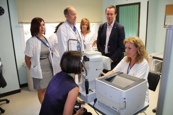 Visita a la Unidad de Oftalmología del Hospital de Poniente