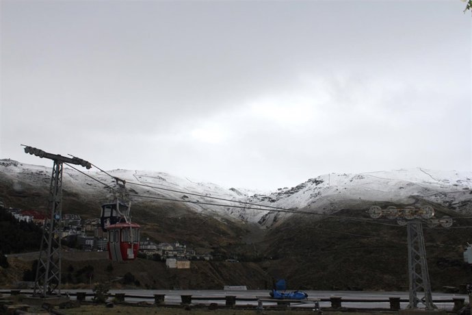 Sierra Nevada tras la mayor nevada del otoño