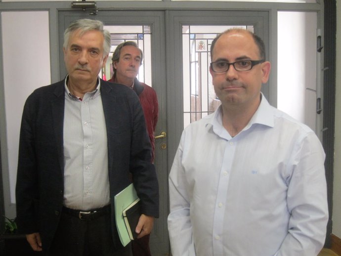 El diputado de Incendios, Artemio Domínguez junto al concejal de Seguridad Velez
