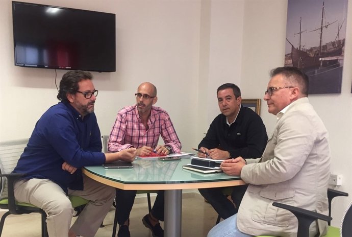 Sindicatos reunidos con Patronato