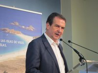 Caballero (PSOE) no ve "normal" que el PSC dé "lecciones" políticas a otros socialistas