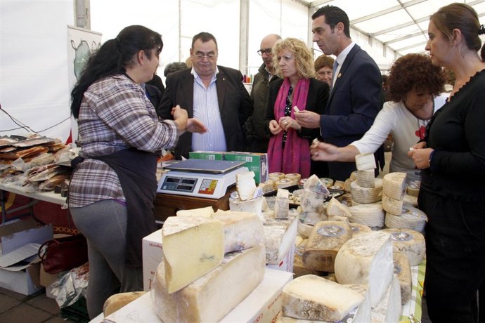 10:30Plaza Villa Mercedes, Unquera, Val de San Vicente La vicepresidenta y conse