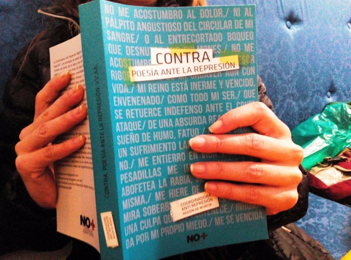 'Contra. Poesía Ante La Represión'
