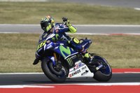Rossi gana la partida a Márquez y un accidentado Lorenzo y se lleva la pole
