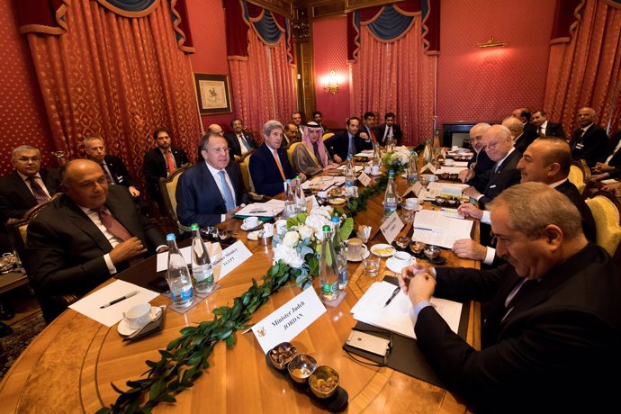 Ministros reunidos en Suiza para tratar el conflicto sirio