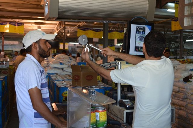 Refugiado sirio paga con reconocimiento de iris en Zaataria gracias al PMA