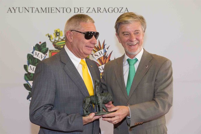 Antonio Bes recibe el título de Zaragozano Ejemplar 2016.