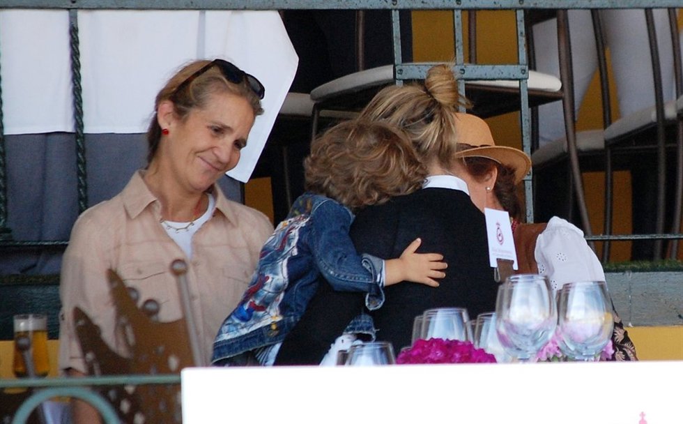 La Infanta Elena, Marta Ortega y su hijo Amancio/ Francisco Javier Castejón