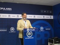 El PP extremeño pide el "granito de arena" de Vara para que el PSOE se abstenga ante Rajoy