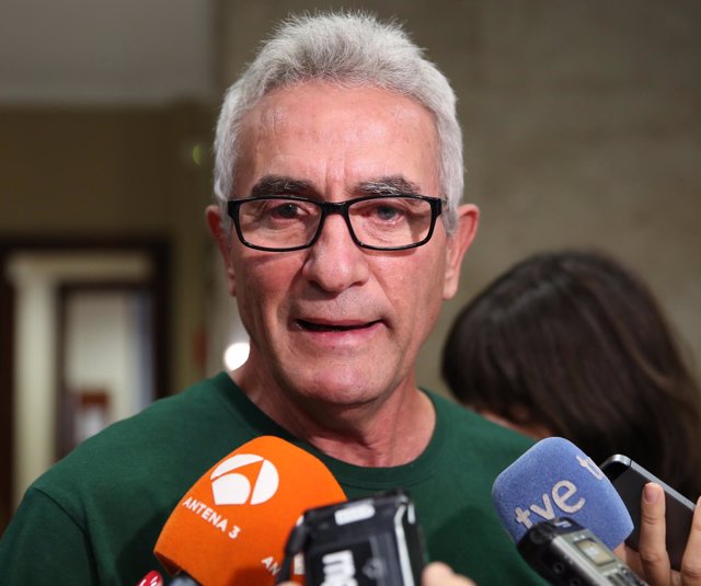 Cañamero registra un escrito en el Congreso por su aforamiento